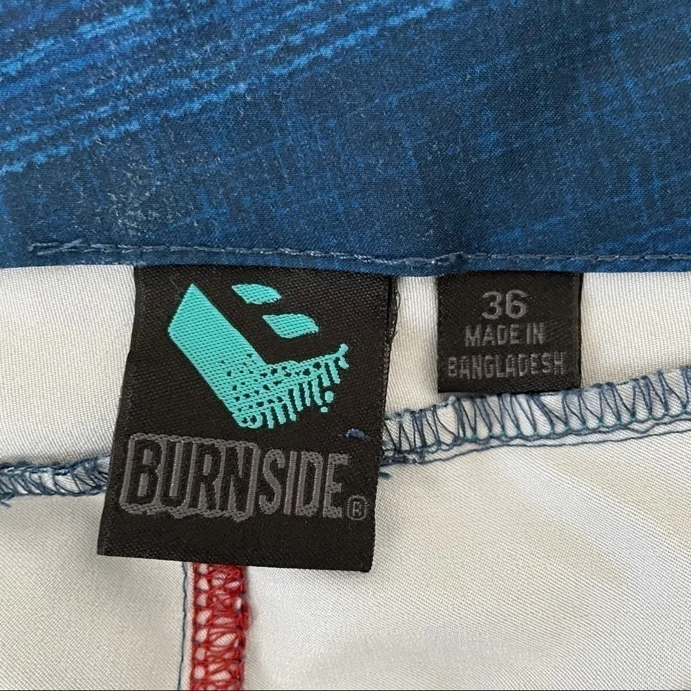 Burnside Blue Horizontal Striped Hybrid Shorts Size 36 Men's Board Shorts